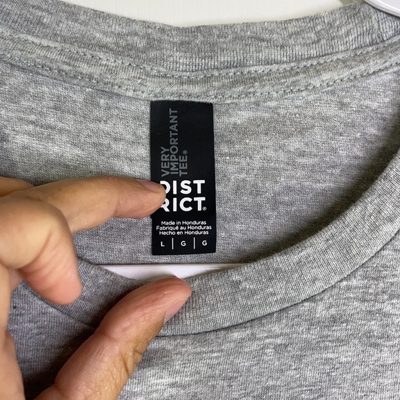 District - Gray Graphic Beer Shirt Size Large - Picture 3 of 5